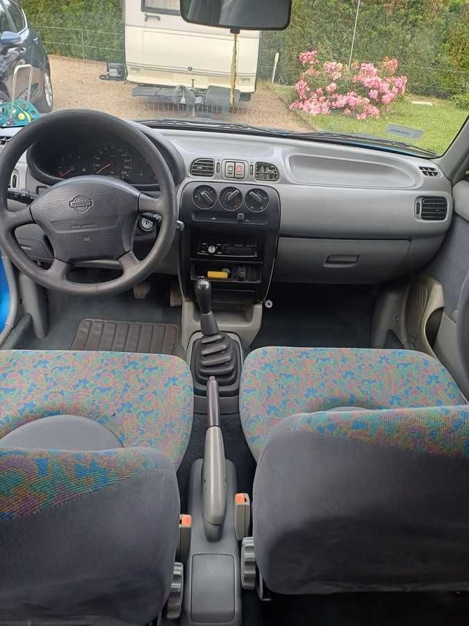 Nissan Micra K11 z 1999 roku. Salon Polska