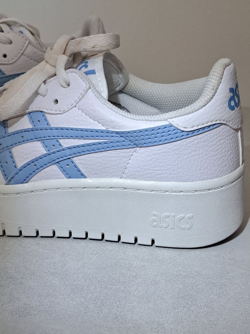 Кросівки жіночі Asics
