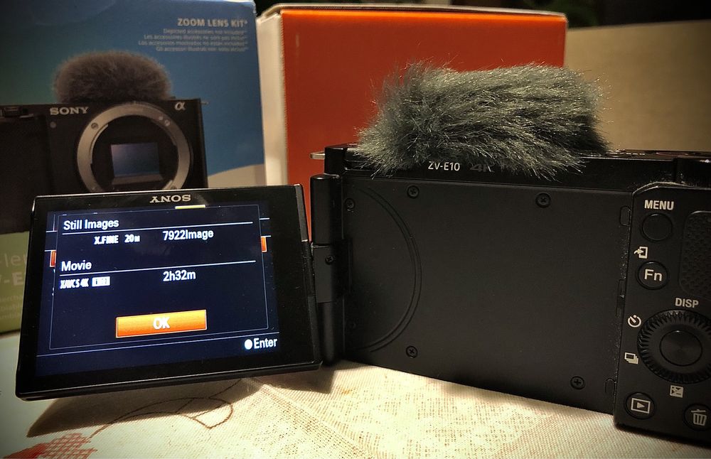 Sony ZV E-10 + Lente E PZ 16-50mm f3.5 OSS + Lente Neewer 30 mm f 1.7