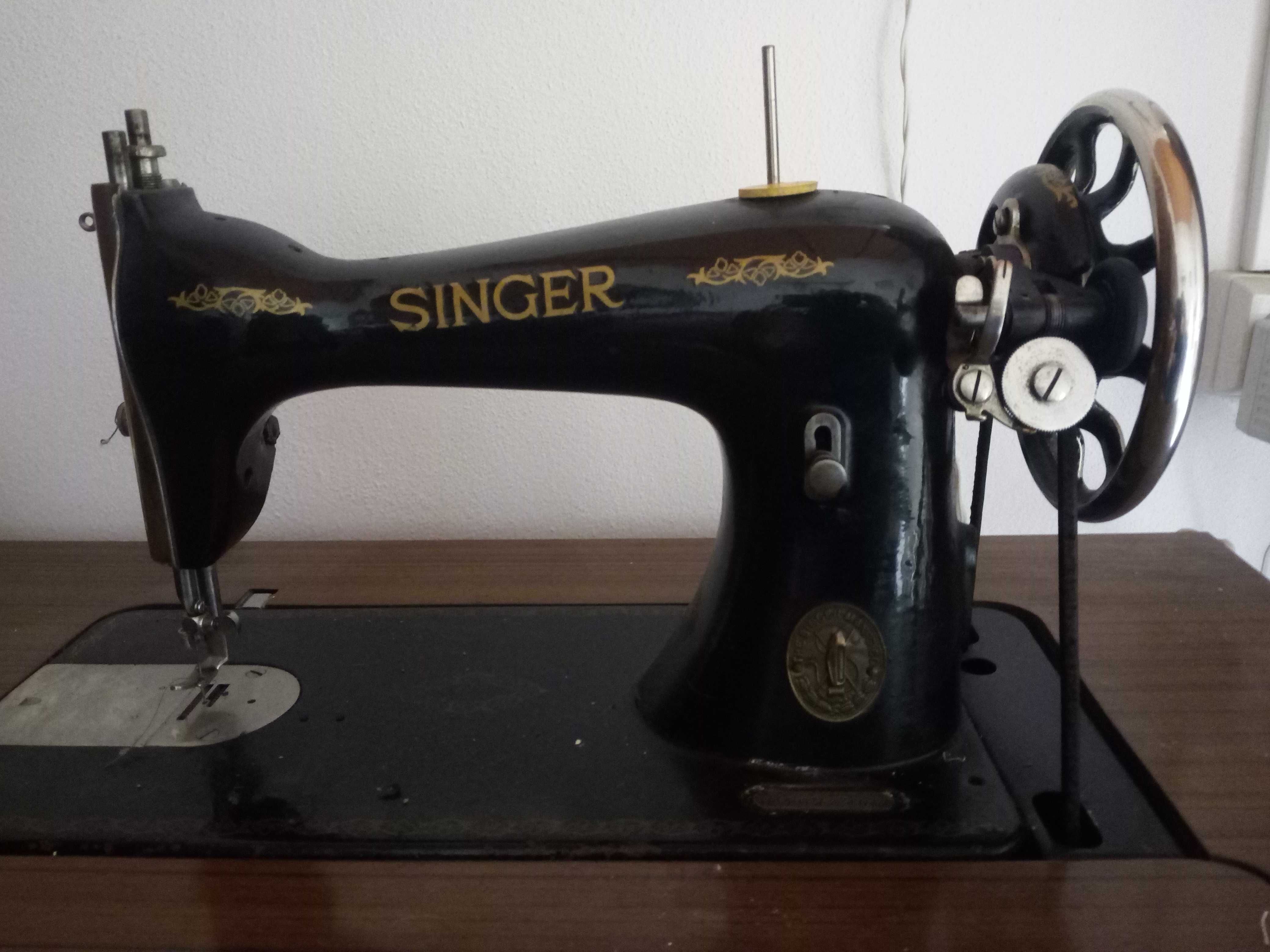 Máquina de costura Singer