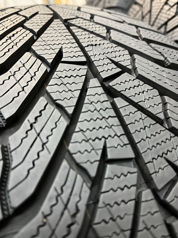 Opony zimowe 235/55/19 Kumho 2024 rok
