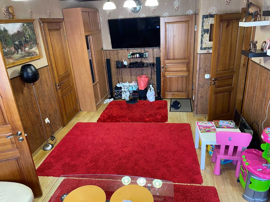 3 комнатная квартира центр с видом на площадь. Продажа по сертификату