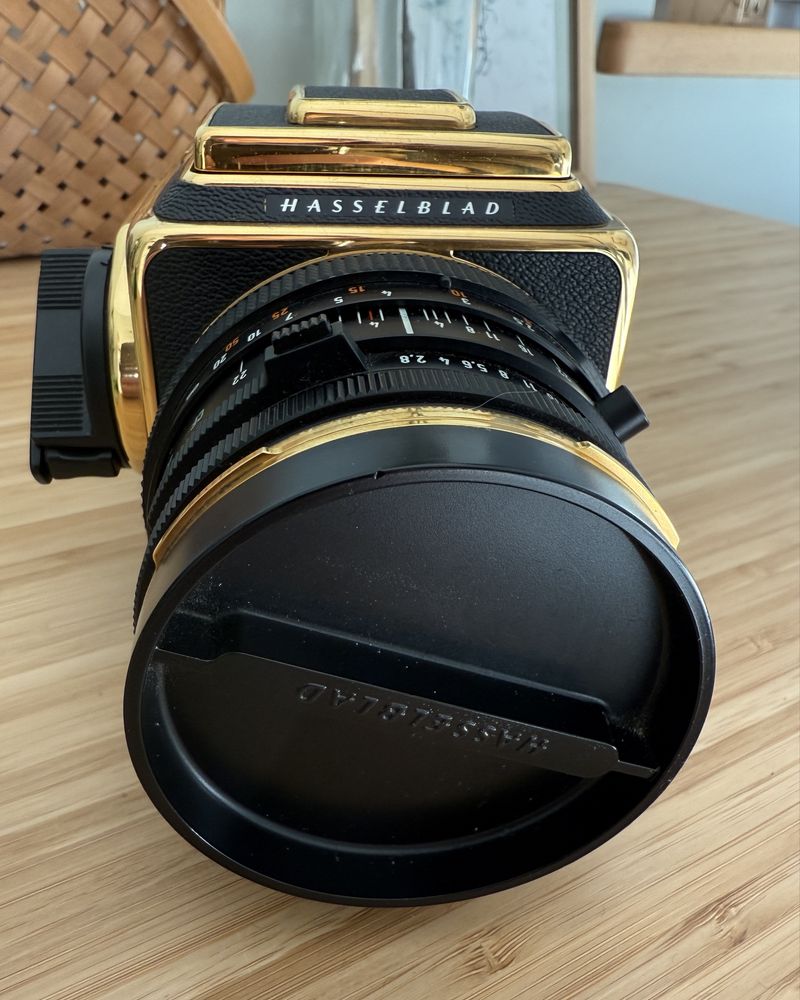 Hasselblad 500 C/M (’57-’87) Gold + Planar CF 80/2,8 T
