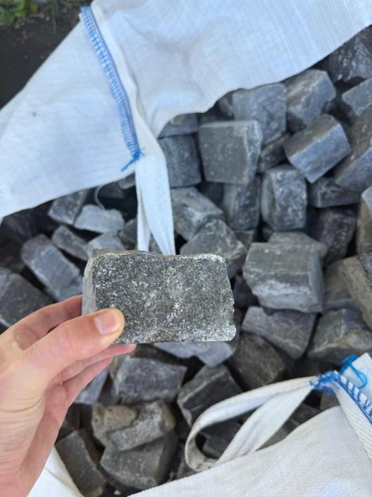 Натуральний камінь(бруківка)