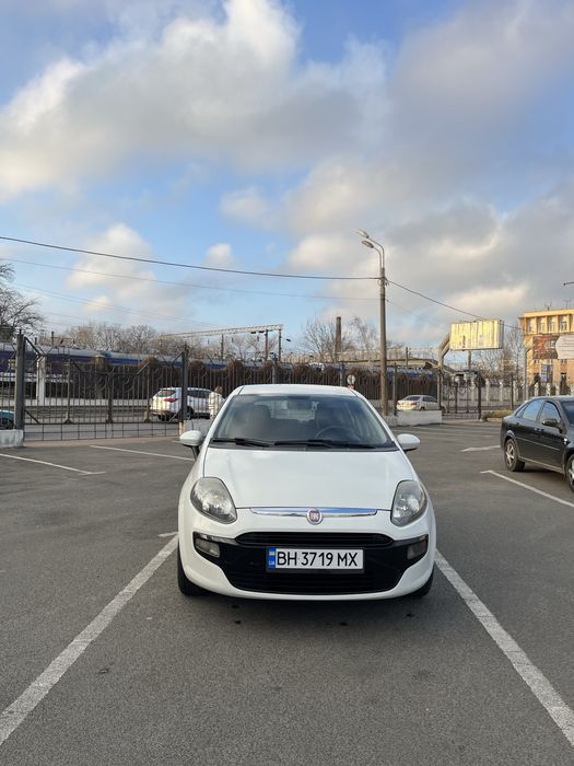 Fiat Punto 2011 року