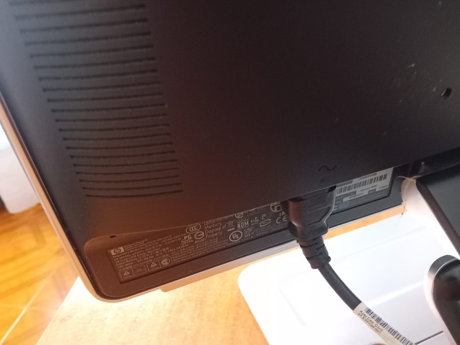 Ecrã de computador Hp + Teclado Acer (usado)