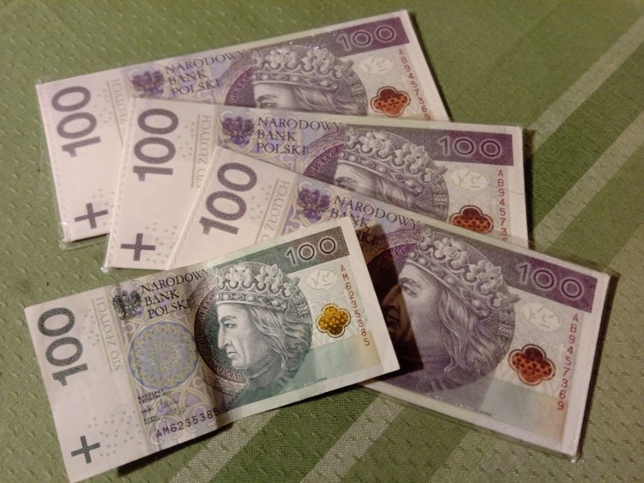 100 zł -portfel/saszetka. Extra gadżet.