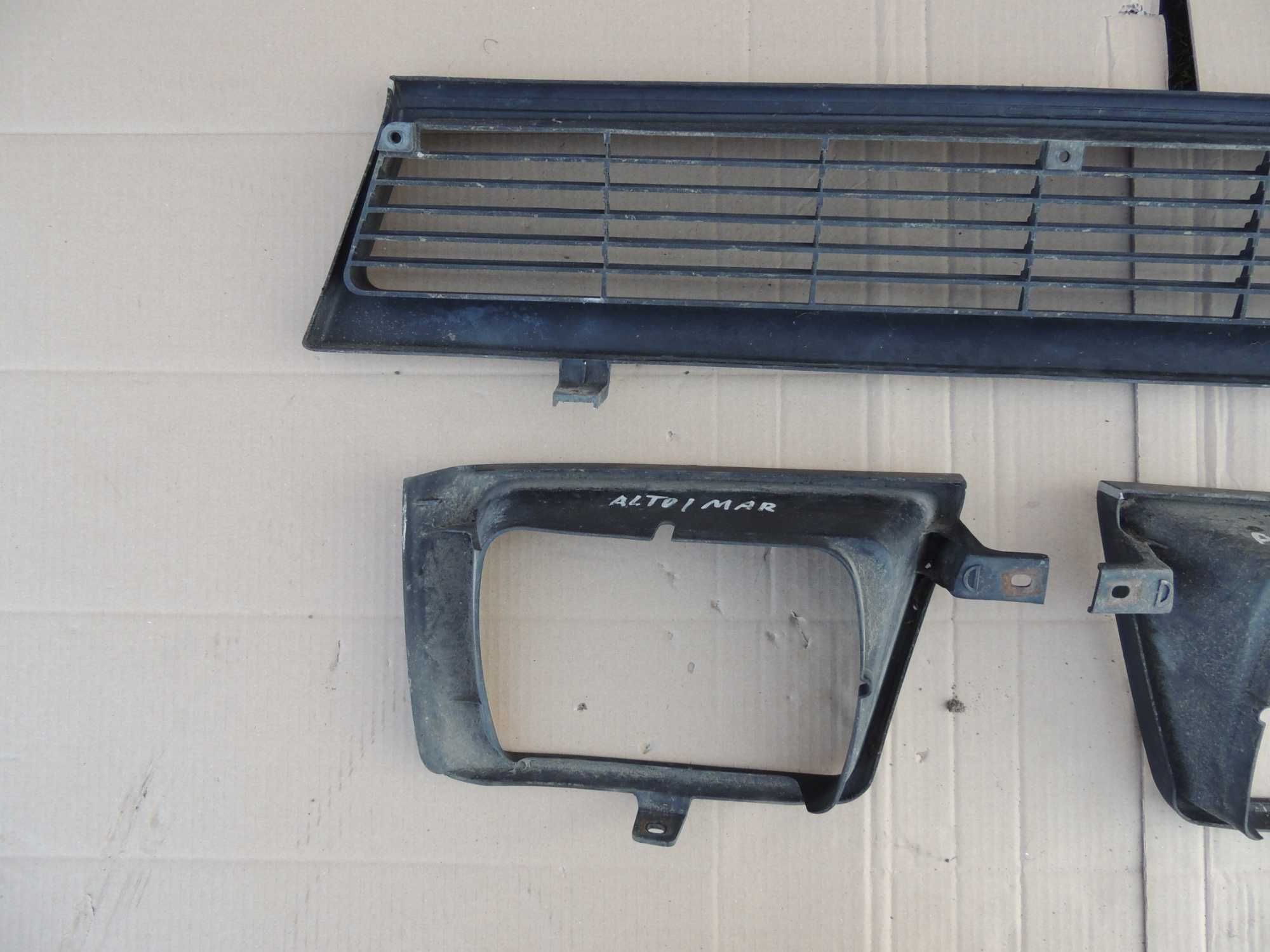 Atrapa grill okular lampy Suzuki Swift MK1 83,84,85,86