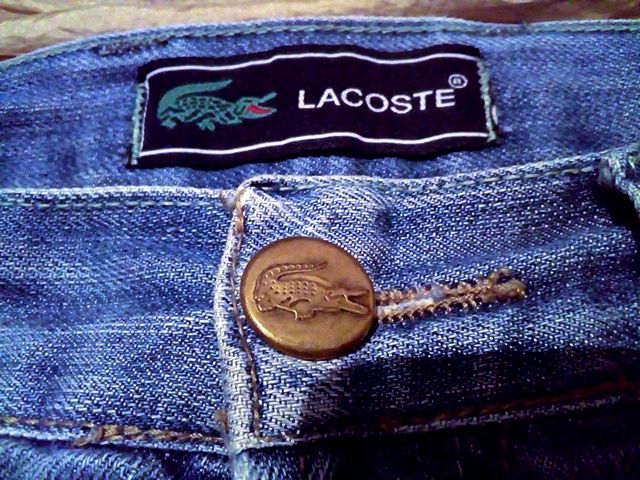 Брендовые летние рваные джинсы Lacoste Vuitton размер 33