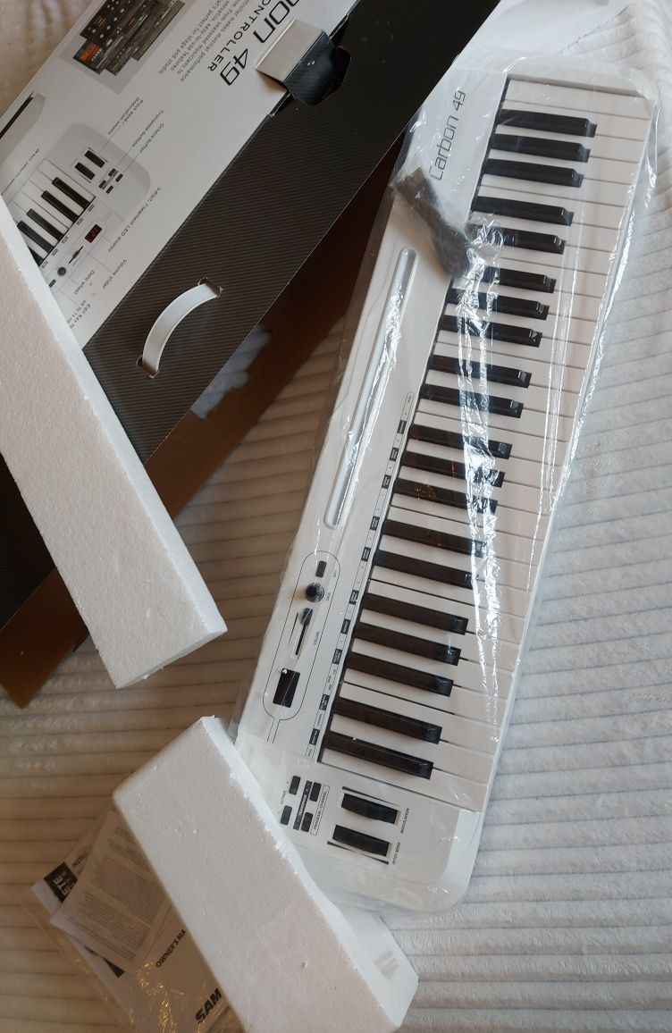 Teclado Carbon 49 USB Midi Controller