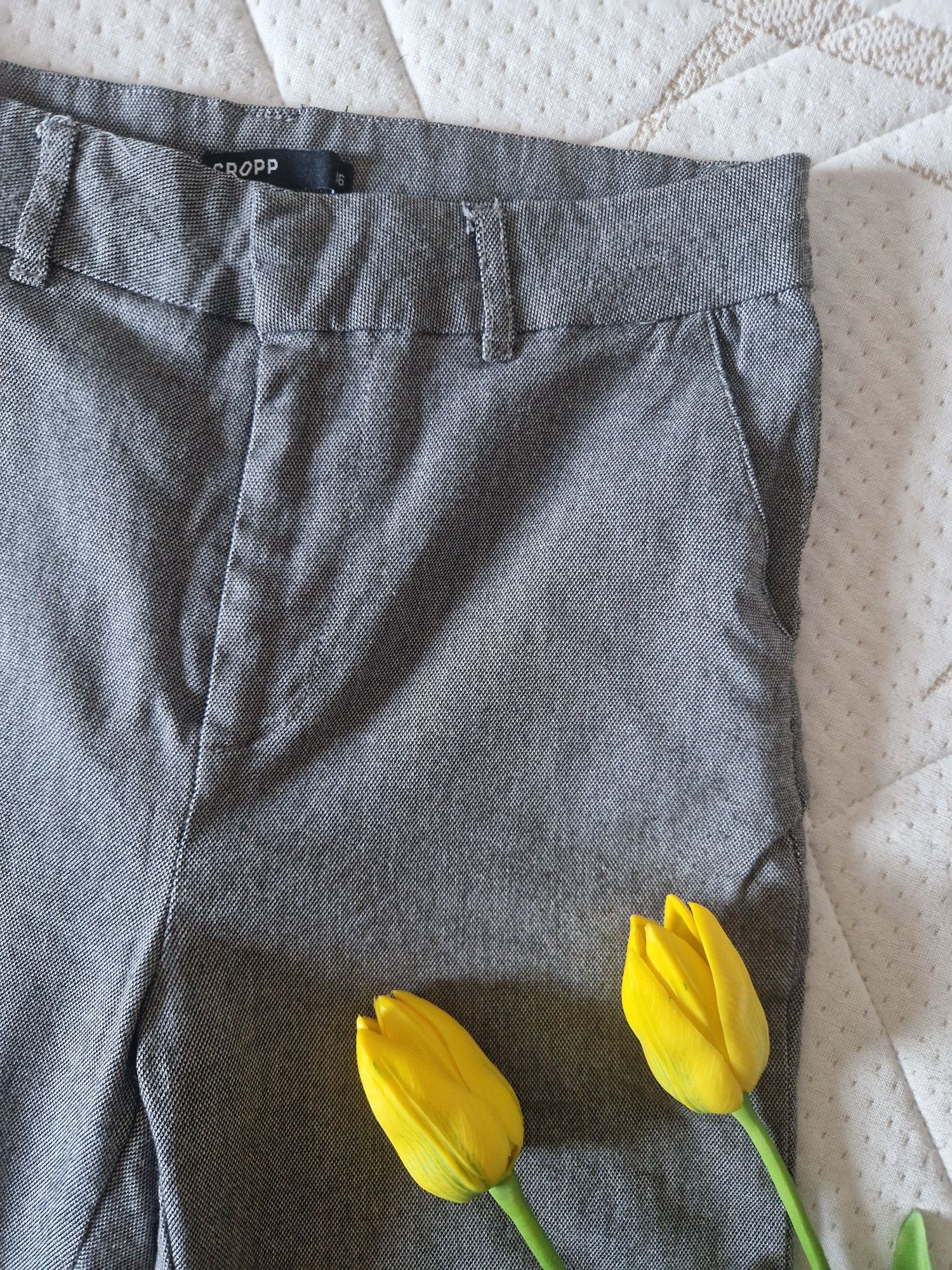 Szare klasyczne eleganckie spodnie Cropp, rozmiar 36, z wysokim stanem