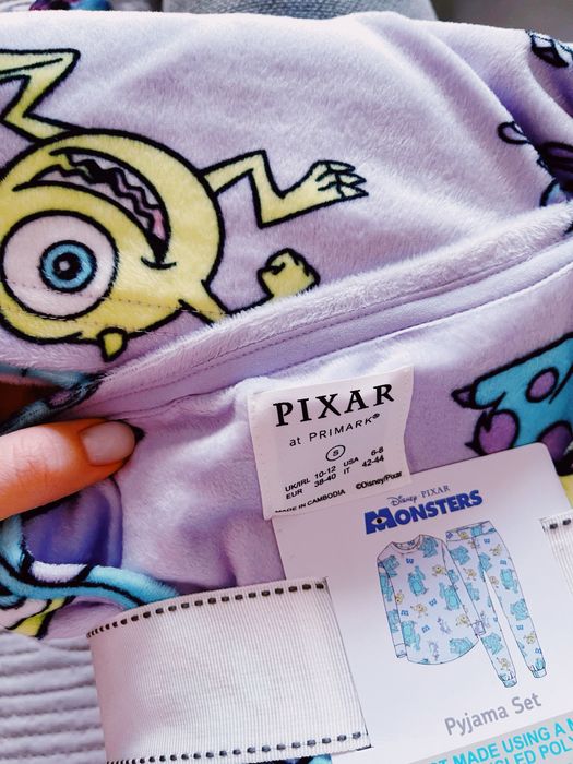 Мʼякенька піжама Хеллоу Кітті та Корпорация монстров  Дісней мерч