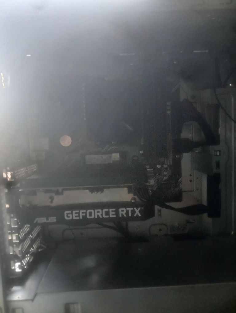Komputer gamingowy + monitor
