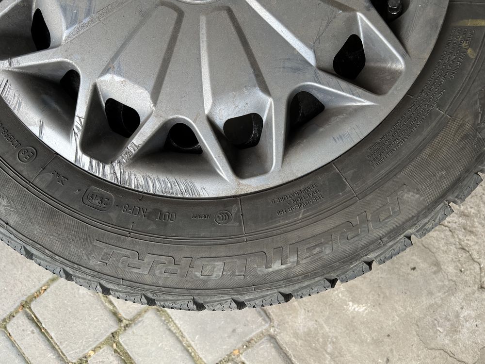 Продам зимову гуму з дисками 195/65/15 на мерседес