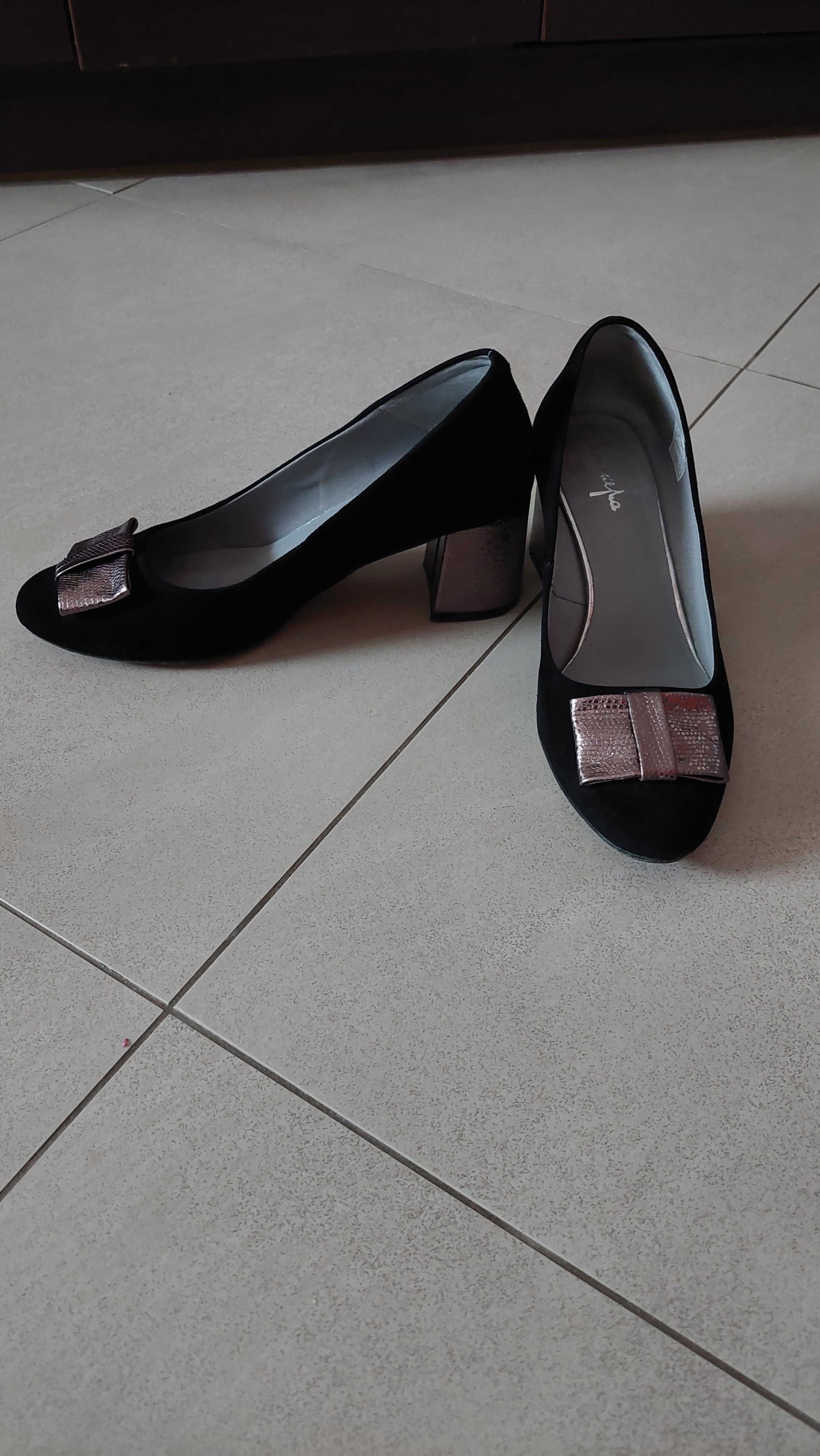 Buty czółenka r.40
