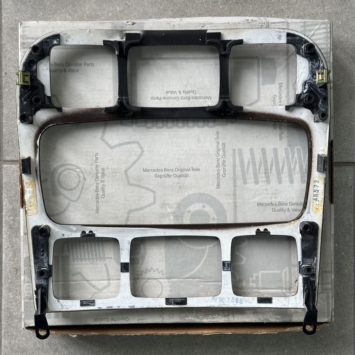 Пнель деревʼяна Mercedes w220 корінь горіха нова зі старих запасів NOS