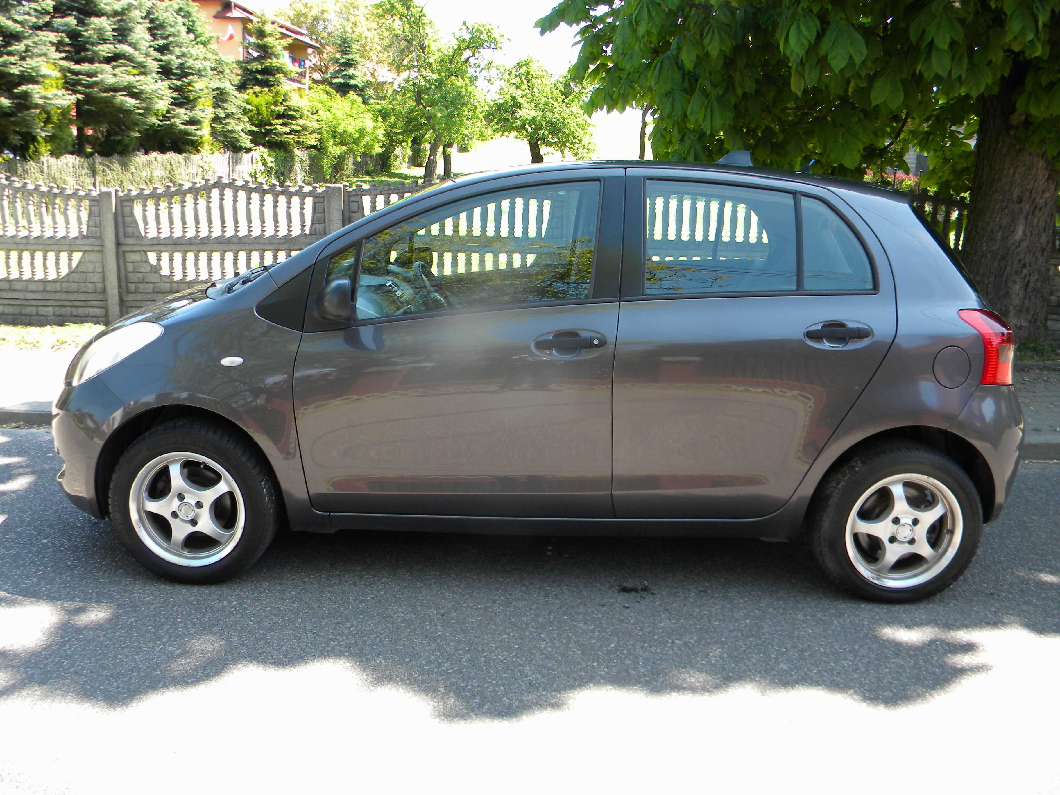 Toyota  Yaris 1.3B Sprowadzona