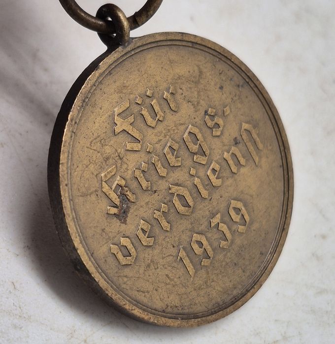 Medal Niemiecki Krzyż Zasługi Wojennej II Wojna SWASTYKA III Rzesza