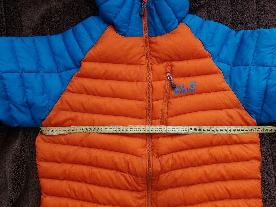 Куртка пуховик ультралегкий фірми Jack wolfskin mammyt оригінал 

Розі
