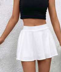 Белая теннисная юбка с шортами