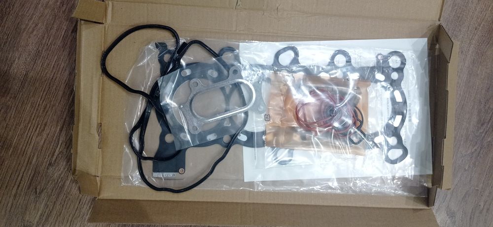 Комплект прокладок двигателя Honda Civic 1.8, CRV 2.4, 2.0,Accord 7, 8