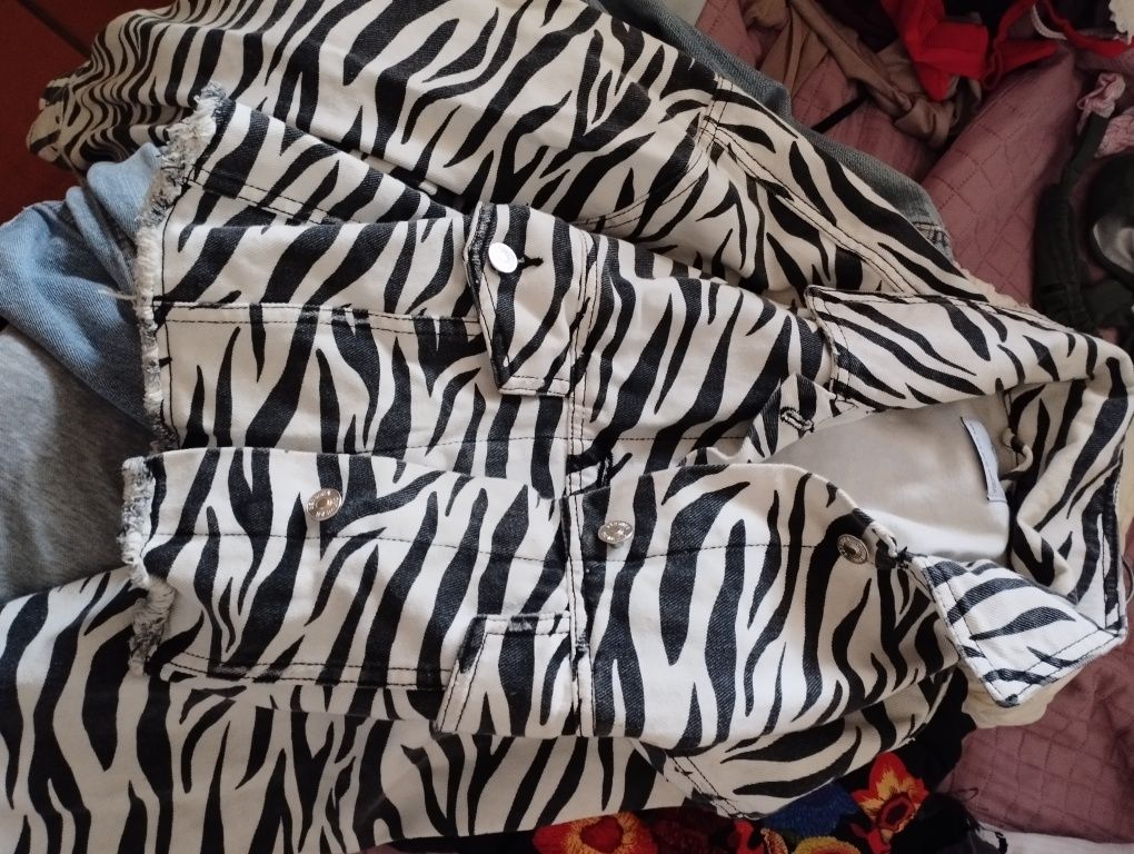Blusão Bershka zebra M