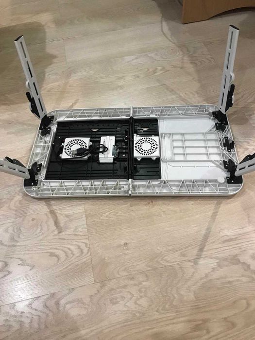 портативний стіл для ноутбука E-Table.