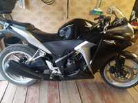 Продам Honda cbr 250 r