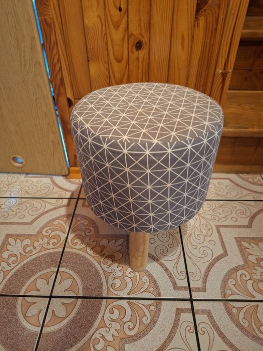 Taboret ,pufa ,stołek tapicerowany
