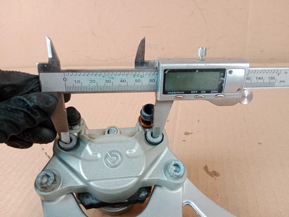 Ducati Monster 696 Zacisk Hamulcowy Tył BREMBO Klocki Hamulcowe Kopyto