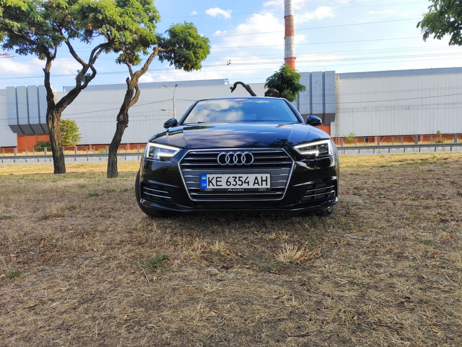Audi A4 B9 2017 Рік