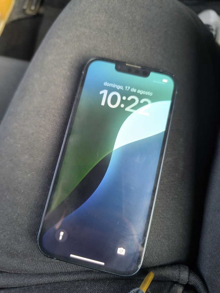 Vendo ou troco iPhone 13