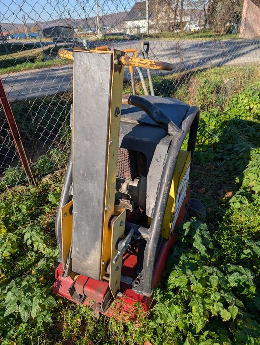 Zagęszczarka gruntu z rewersem 500Kg DYNAPAC