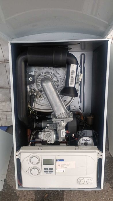 Газовий котел Vaillant ECO TEC Т8 plus конденсаційний ЕКОНОМІЧНИЙ