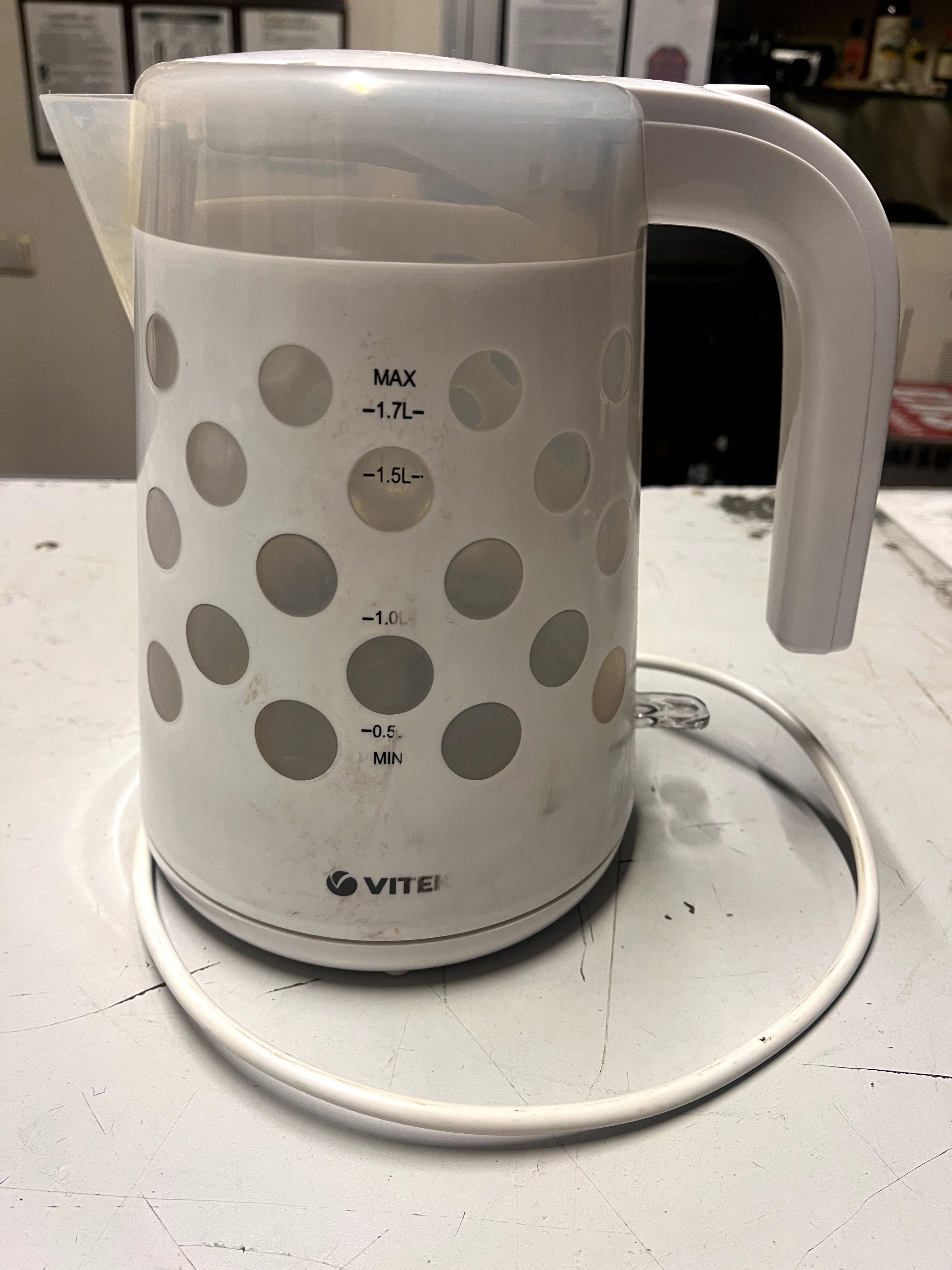 Электрочайник Vitek VT-7048 W