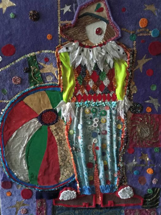 Коллаж,,Грустный клоун,,.50 на 70.холст,ткань,бисер,стеклярус,паетки.