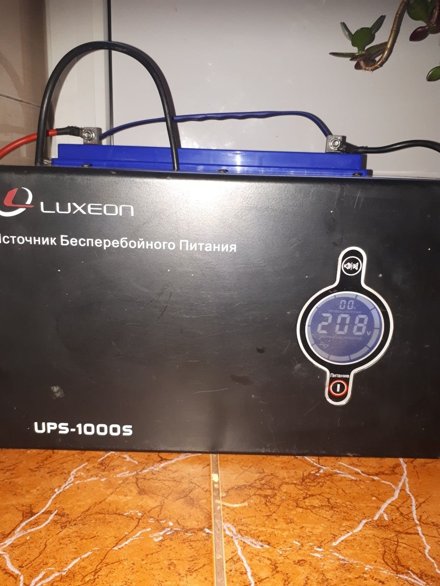 Інвертор, Luxeon UPS- 1000S