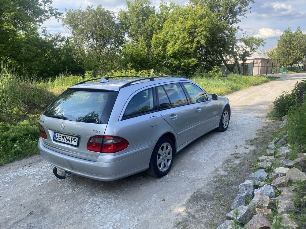 Мерседес Бенц 211 Рест Е220 CDI