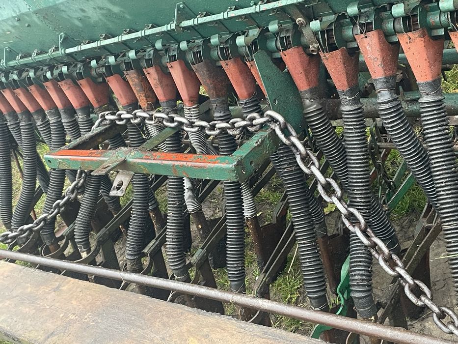 Продам сівалку тракторну