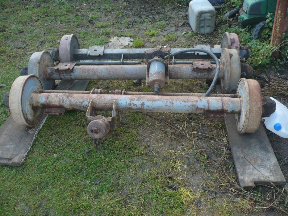 oś do rozrzutnika przyczepy koła 10-15  11,5-15