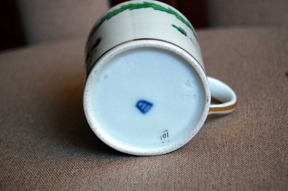 Wiedeńska Manufaktura  Augarten. Porcelanowa filiżanka z 1824 roku.