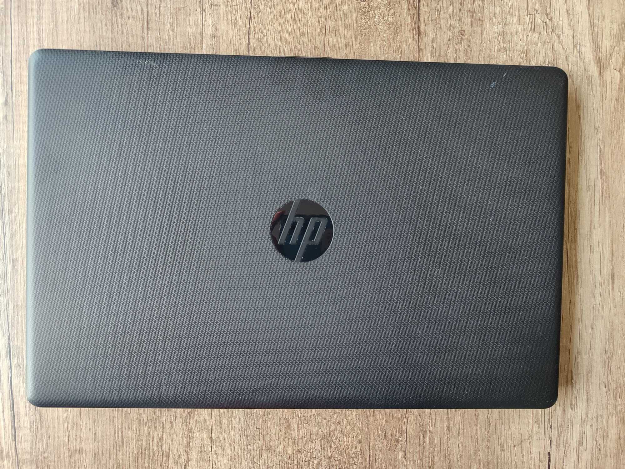 Laptop HP 17-ca1205ng Ryzen 5/8GB DDR4/SSD/HDD/Win 10