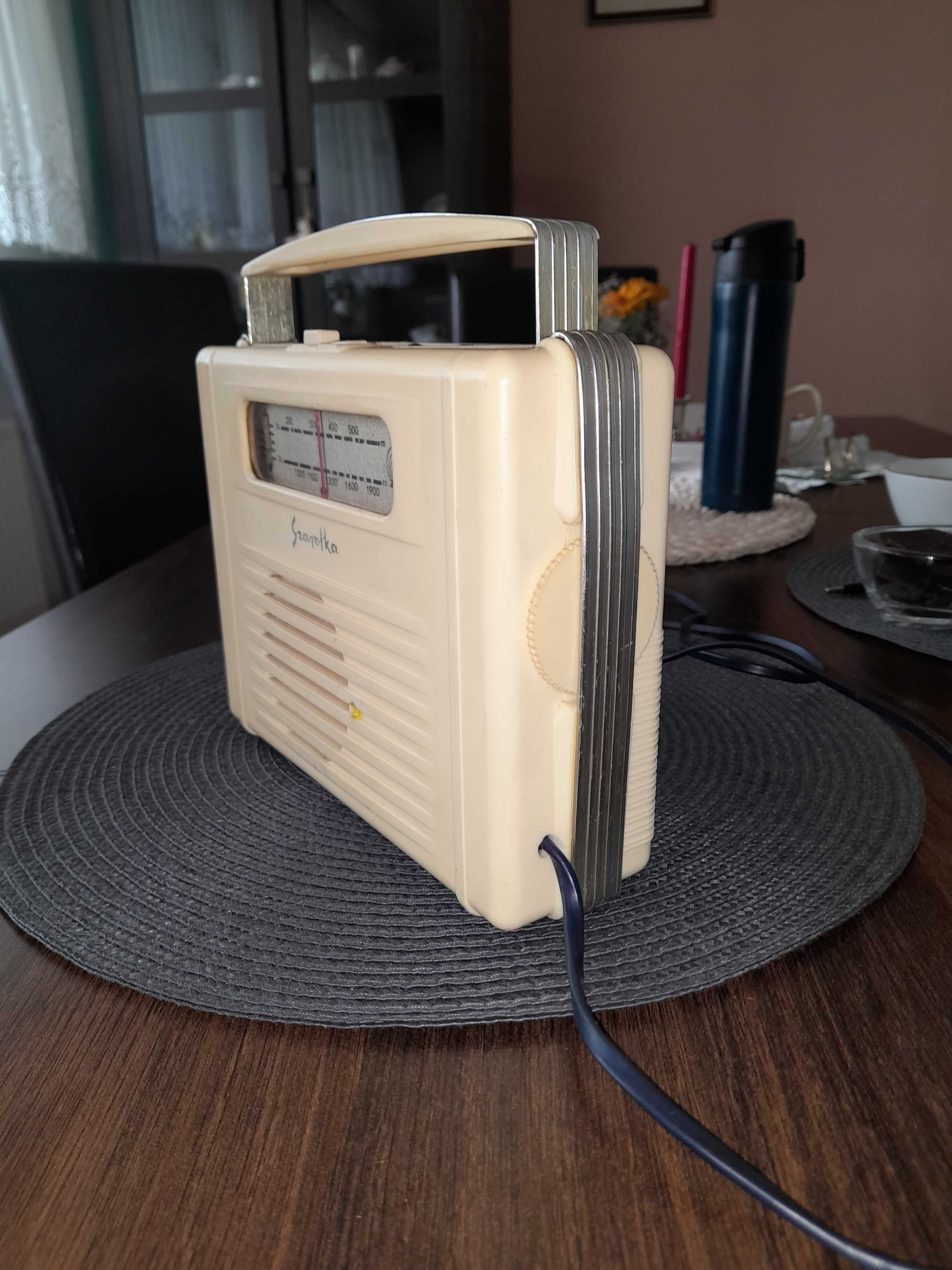 RADIO SZAROTKA - niezwykła działająca wersja z wewnętrznym zasilaczem