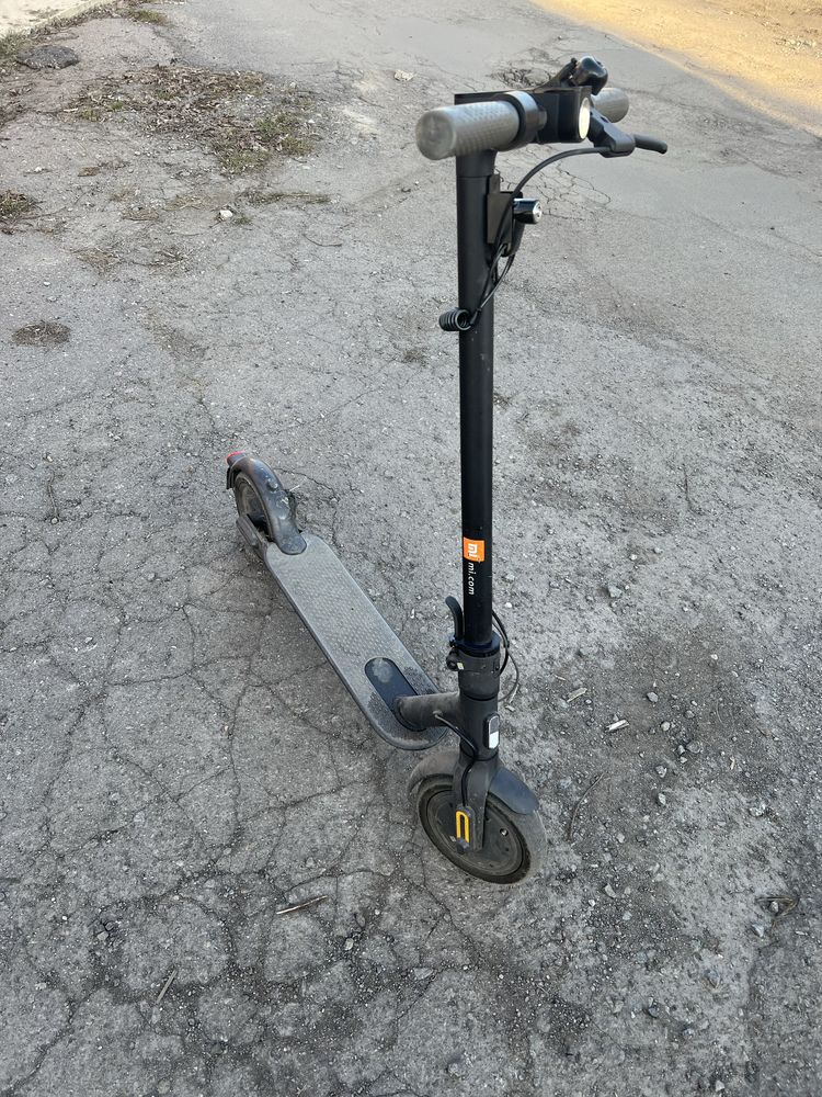 Продам MI Electric Scooter 1S