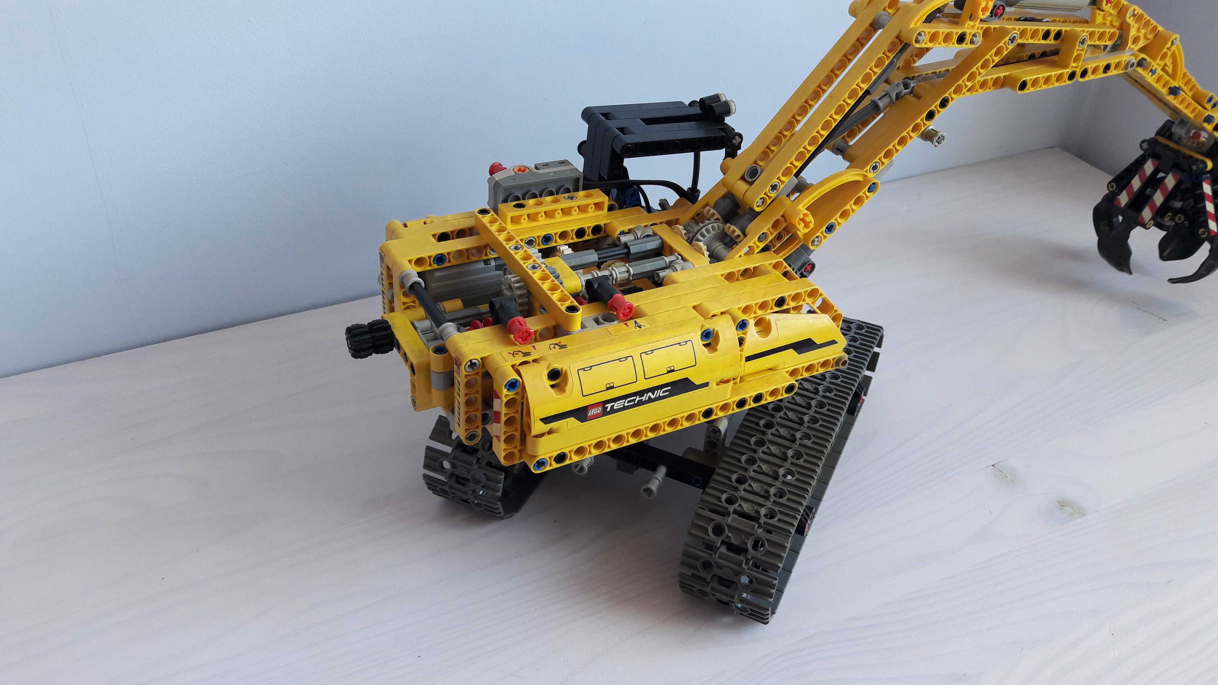 Lego Technic 42006 (10-16) Koparka gąsienicowa