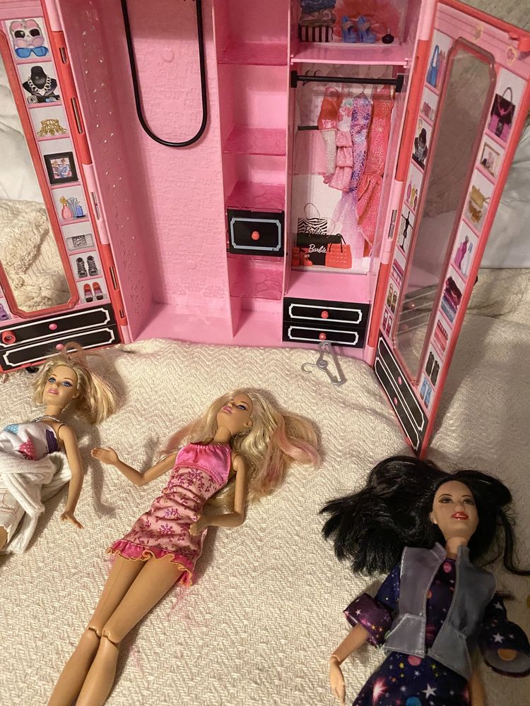 Lalki lalka Barbie 9 sztuk dużych, szafa dwa psy i dwa bobasy