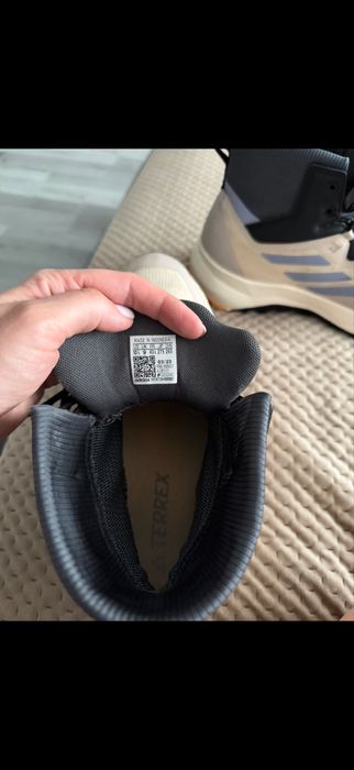 Хайтопи, черевики Adidas terrex