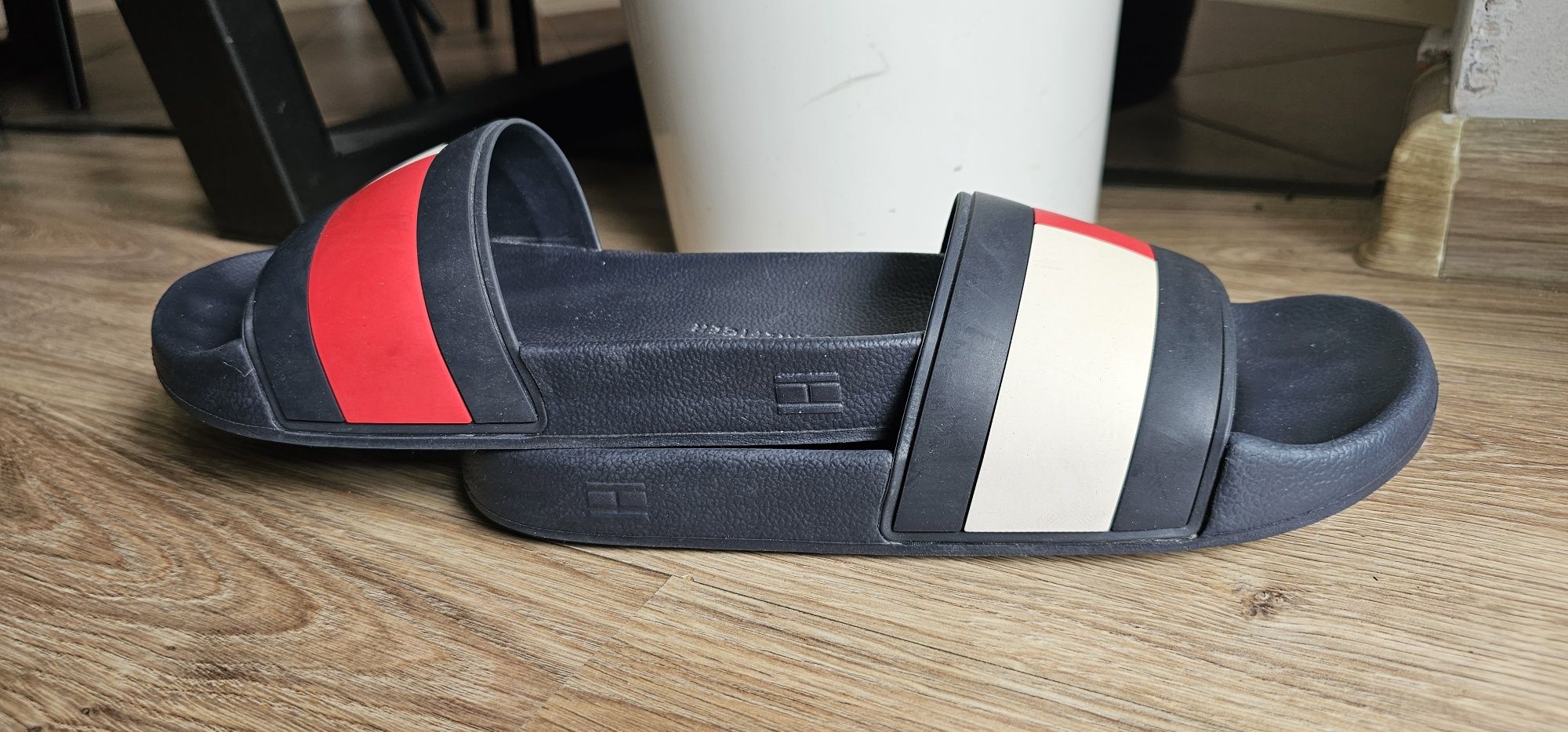 Klapki męskie TOMMY HILFIGER rozmiar 41 wkładka 26,5cn