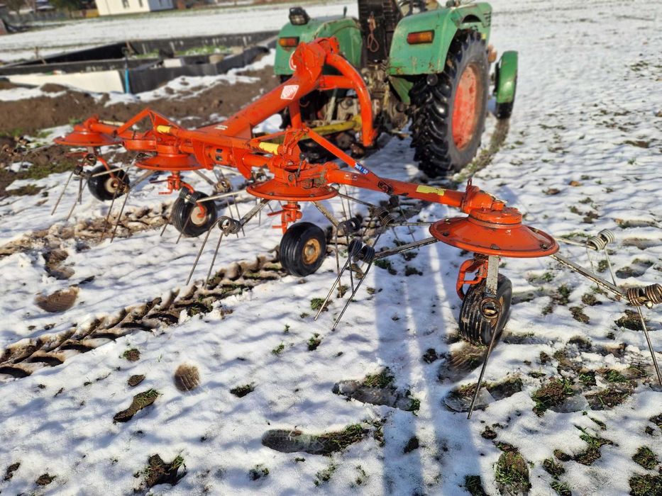 Przewracarka/ Przetrząsarka do siana kuhn 4.5m