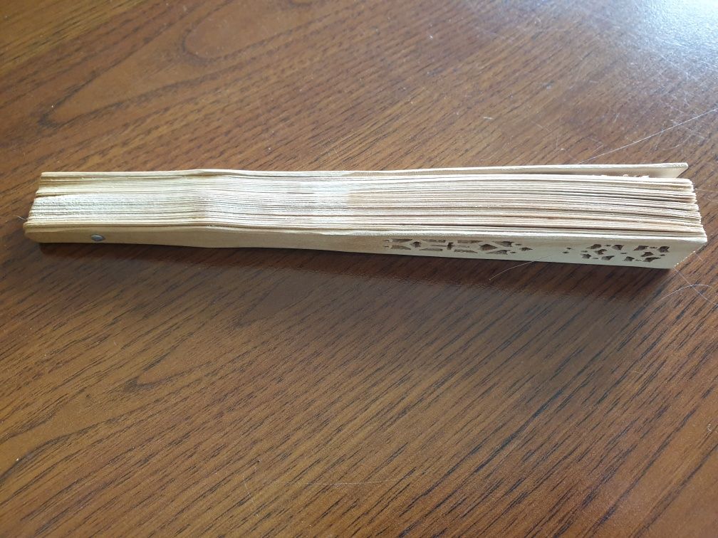 Wachlarz drewniany 20cm